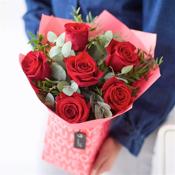 6 RED ROSES £45.00 PLUS DELIVERY